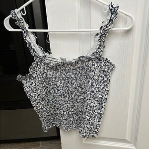 NWOT Old navy navy and White ditsy Floral Smocked Tank Top size medium